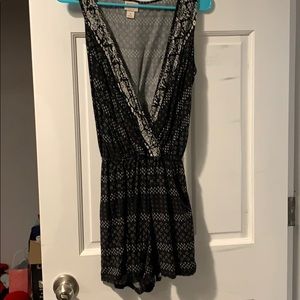 Black pattern romper